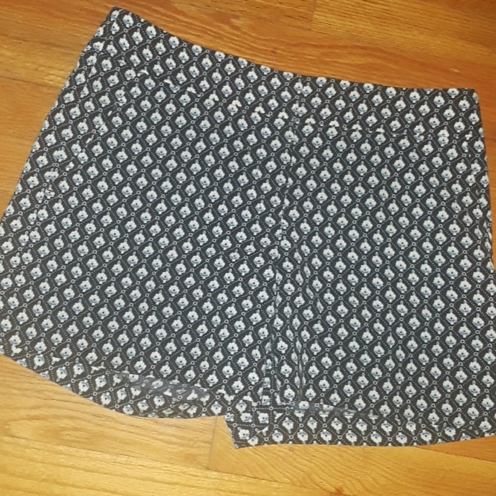 Ann Taylor navy and diamond shorts size 2